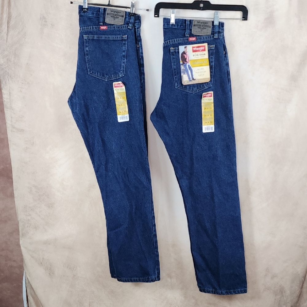 Wrangler Men's Relaxed Fit Dark Blue Jeans